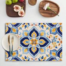 A Set Of 4/6pcs With Blue Patterns, Table Placemats, Made Of Machine Washable Polyester Fiber, This Rectangular Heat-Resistant Placemat Is Heat-Resistant, Stain Resistant, Waterproof, And Easy To Clean. It Is Suitable For Desktop Decoration, Holiday Party Decoration, And Desktop Protection, And Is Suitable For Both Home And Outdoor Use