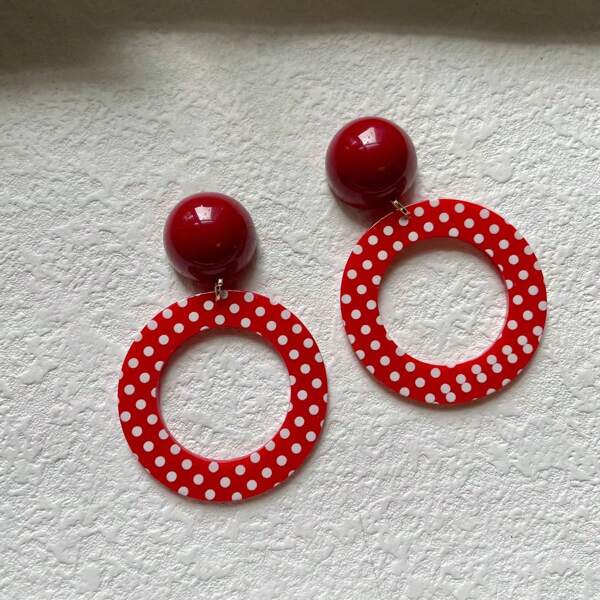A Pair Of Fashionable Retro Polka Dot Circular Earrings, Suitable For Daily Wear