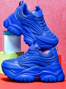 Tênis Femininos de Plataforma Elevada e Solado Grosso, Sapatos Casuais de Salto Alto Branco Puro, Malha Respirável com Cadarço, Sola Ultraleve e Versátil, Bico Redondo para Uso Externo, Verão, Diário, Encontros, Academia, Trabalho, Confortável, Absorção de Impacto, Antiderrapante, Resistente ao Desgaste, Altura Aumentada 7cm