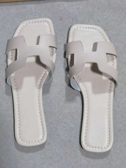 Letnie nowe sandały w kształcie litery H z 2025 roku, proste, codzienne kapcie na plażę dla kobiet, jednolity kolor, eleganckie, skórzane, na plażę, wakacje, do domu, na imprezę, na zewnątrz, lato