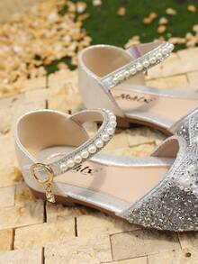 1 双时尚百搭粉色女孩珍珠和水钻蝴蝶结装饰可爱平底凉鞋，圆头，适合日常穿着、跳舞、春秋季户外穿着，闪光装饰包头公主鞋，尺码偏小半码 - 銀色 - 查看 6