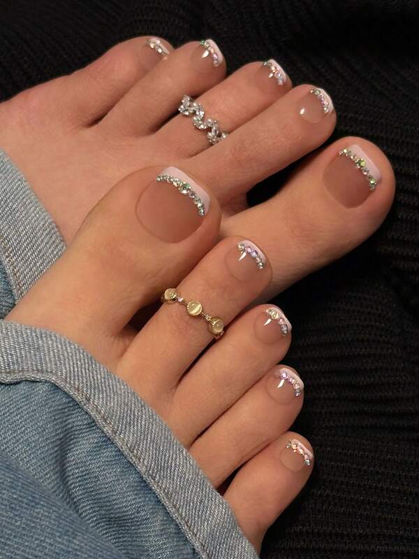 24 piezas de uñas postizas para los dedos de los pies, uñas francesas, uñas para dedos de los pies desnudos, decoración con cristales de color cambiante AB, tablero medio acabado para aplicar uñas con cobertura completa, brillante, uñas falsas diarias reutilizables, fáciles de poner y quitar, con pegamento de gelatina y lima de uñas, suministros para uñas DIY, adecuados para fiestas, fiestas de baile, etc.