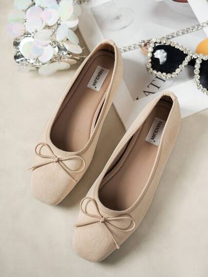 2025 Zapatos planos elegantes y minimalistas de color beige para mujer, nuevos zuecos con decoración de moño al estilo de ballet