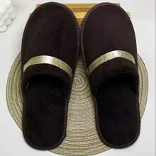 4pcs/Set Disposable Coral Fleece Slippers, Thickened, Anti-Slip EVA Sole, Random Color & Style, For Hotel, Travel, Guest, Party, Camping