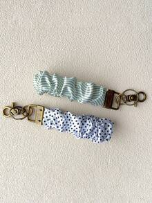 女士腕带钥匙扣，发圈手链钥匙圈，带夹子，弹性腕带，可挂车钥匙，格子、雏菊、条纹图案。女士礼物，钥匙扣腕带，女士礼物