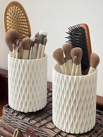 1 Pc/2pcs White Makeup Brush Holder Rotary Storage Cup, Made Of Ceramic Material, Suitable For Storing Lipstick, Eyebrow Pencil, Eyeshadow Brushes On Bedroom Desk,For Holiday Beach, Bathroom Collection, Bedroom Collection, Large Capacity