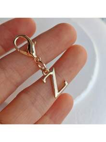 A-Z字母钥匙扣 - 优雅金色金属字母钥匙圈，配有龙虾扣，锌合金材质，经久耐用，适合度假、约会、海滩、购物、通勤和学习，是钱包、背包和车钥匙的理想之选 - 生日礼物和钥匙配件 | 时尚钥匙扣 | 金属钥匙扣，春夏最佳搭配 - 金色 - 查看 18