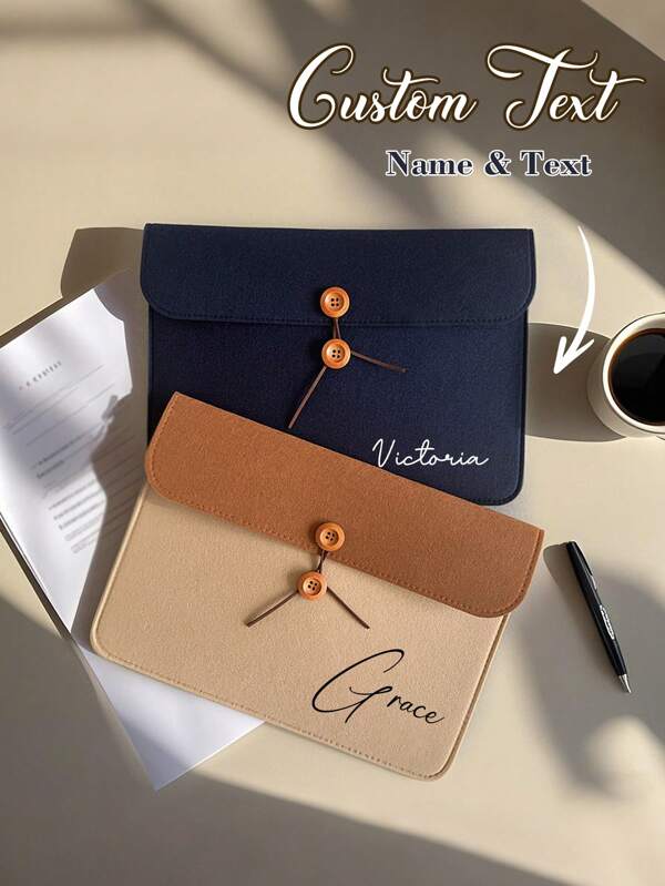Pasta para documentos A4 de feltro personalizada com texto e nome, pasta de arquivo com botão personalizado, pasta para portfólio de negócios com nome personalizado, bolsa de armazenamento com fecho de botão, pasta para documentos de feltro, design de envelope, estilo minimalista, maleta de transporte vertical portátil para negócios, volta às aulas, material escolar