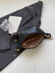 [Chic 2025 时尚单肩包] 咖啡色/深棕色/黑色几何印花宽肩带斜挎胸包 - Chic 2025 女士时尚单肩包 - PU 材质配涤纶衬里，都市风格