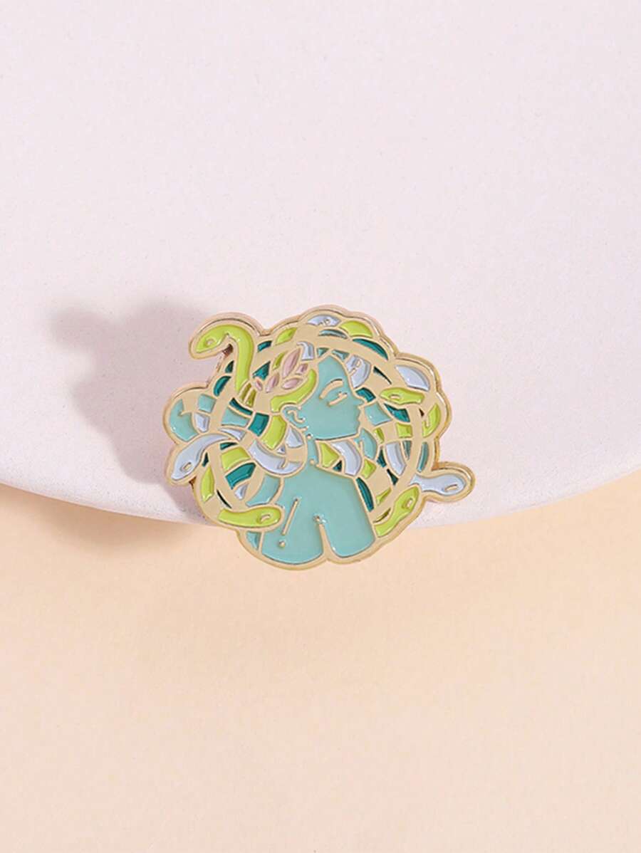 1 Stück Medusa Emaille-Pin - Griechische Mythologie Kunst mit grünen Schlangen - Mythisches Abzeichen für Geschichtsinteressierte & Schmuckstück