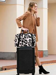 1pc Casual Leopard Print Large Capacity Gym Bag, Fashion Versatile, New Minimalist Travel Luggage, Personalized Lightweight, Suitable For Business Travel, Weekend Trips, Luggage Storage, Fashion Versatile, Can Be Used As Carry-On Luggage, College Bag, Travel Bag, Weekend Travel Bag, Hospital Bag, Leopard Print Holiday Winter Edition