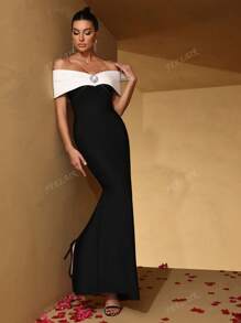 FEELAIR New Women Sexy Off-Shoulder Black & White Color Block Diamond Buckle Embellished Tight Maxi Bandage Dress, Fashion Lady's Holiday, Wedding, Party, Formal Occasion Gown