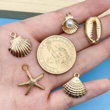 16 Pieces Of Mixed KC Golden Marine Creatures Starfish Charm Bulk Summer Jewelry Necklace Earrings Bracelet DIY Craft Accessories.