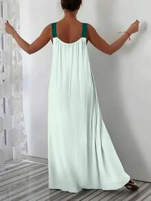 时尚花卉印花细肩带度假中长连衣裙