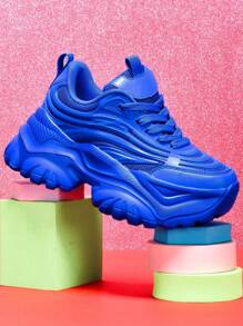 Tênis Femininos de Plataforma Elevada e Solado Grosso, Sapatos Casuais de Salto Alto Branco Puro, Malha Respirável com Cadarço, Sola Ultraleve e Versátil, Bico Redondo para Uso Externo, Verão, Diário, Encontros, Academia, Trabalho, Confortável, Absorção de Impacto, Antiderrapante, Resistente ao Desgaste, Altura Aumentada 7cm