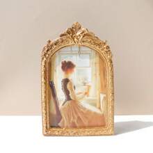 1pc Classical Retro Photo Frame, Vintage-Style Faux Wooden Carving Frame, Decorative Desktop/Wall Picture Frame, Gold Flower Design, Wedding/Home Decor, Resin Framed, Vintage Literature & Lighting Theme, Luxury Embossed Hanging Ornament, Elegant Home Accessory