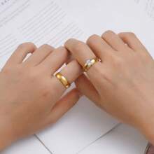 2 piezas Anillos de pareja de acero inoxidable chapados en oro de 18K con circonita cúbica, regalos elegantes de anillos de pareja para cumpleaños/boda