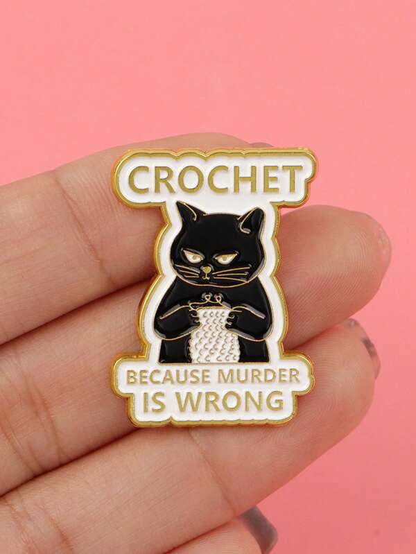 1 pièce Broche émail humoristique en forme de chat noir au crochet. Épingle en métal pour revers, insigne pour sac à dos, accessoire de vêtement, bijou animalier cadeau