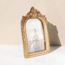1pc Classical Retro Photo Frame, Vintage-Style Faux Wooden Carving Frame, Decorative Desktop/Wall Picture Frame, Gold Flower Design, Wedding/Home Decor, Resin Framed, Vintage Literature & Lighting Theme, Luxury Embossed Hanging Ornament, Elegant Home Accessory