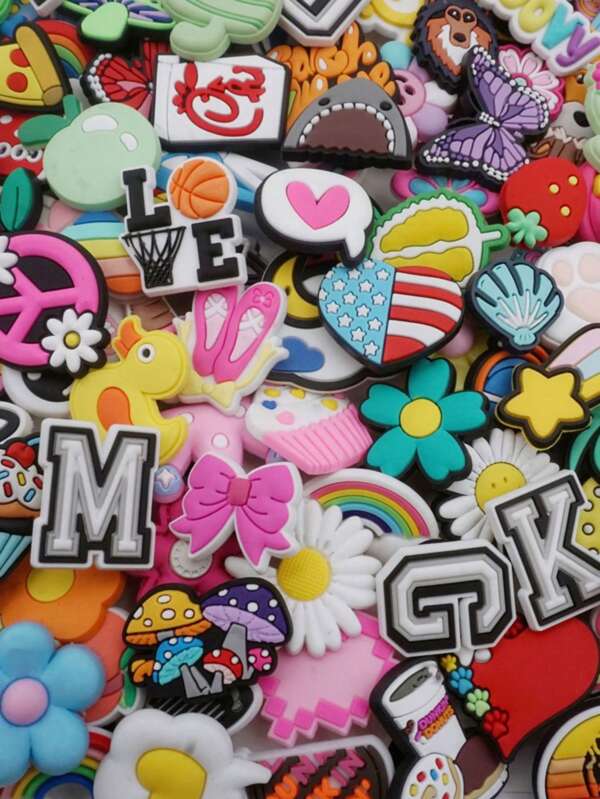 30pcs Random Fashion Style Shoe Buckle Set, DIY Shoe Decoration, PVC Material, Various Cute Accessories For Customizing Shoes.