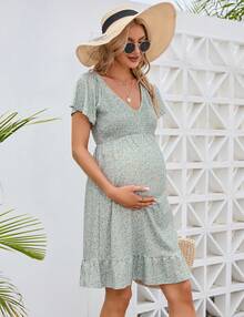 Yesfashion Women's Maternity Short Sleeve Ruffle Dress V Neck Summer Casual Smocked Flowy Midi Dress For Baby Shower Photoshoot - 綠底棕色小花 - 查看 2