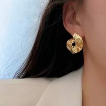 Fashionable Abstract Asymmetrical Wavy Stud Earrings
