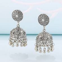 A Pair Of Engraved And Retro Bell Earrings, Suitable For Ladies To Wear At Banquets.