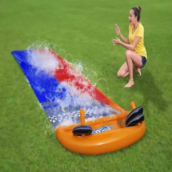 Tobogán de agua para adolescentes para piscina al aire libre, tobogán de agua inflable de PVC con rociador de agua y alfombra de doble piso para el hogar y el patio trasero, artículos esenciales y accesorios de playa, flotador de piscina