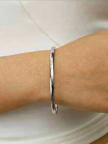 Brazalete de acero de titanio de superficie lisa y sencilla, de estilo versátil, impermeable y antioxidante - pulsera - Ver 4