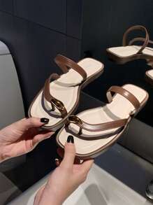 XIXITIAO Sandalias tipo chanclas suaves para mujer XIXITIAO para uso en exteriores, sandalias de playa antideslizantes, de unicolor, minimalistas estilo francés, de punta cuadrada, livianas y cómodas, ideales para la playa/exteriores/fiestas