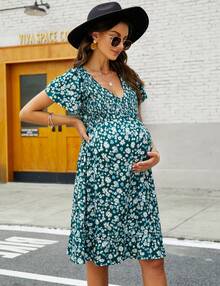 Yesfashion Women's Maternity Short Sleeve Ruffle Dress V Neck Summer Casual Smocked Flowy Midi Dress For Baby Shower Photoshoot - 綠底小菊花 - 查看 3