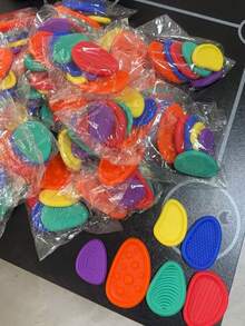 6 PIEZAS Piedras de preocupación sensoriales: Juguetes blandos y texturizados para adolescentes - Aliviadores de estrés calmantes para ansiedad y estudiantes, juguetes sensoriales, juguetes para hacer girar - multicolor - Ver 11