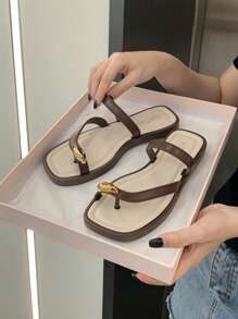 XIXITIAO Sandalias tipo chanclas suaves para mujer XIXITIAO para uso en exteriores, sandalias de playa antideslizantes, de unicolor, minimalistas estilo francés, de punta cuadrada, livianas y cómodas, ideales para la playa/exteriores/fiestas
