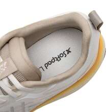 XTEP Zapatillas de running para hombres, zapatillas deportivas livianas y cómodas, de corte bajo, zapatos casuales resistentes, 975319110035 Porcelana Blanca/Amarillo Té Teñido