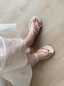 XIXITIAO Sandalias de dedo con suela blanda para mujer XIXITIAO, chanclas de playa, antideslizantes, de unicolor versátil, estilo minimalista francés de punta cuadrada plana, livianas y cómodas, zapatillas de casa adecuadas para playa/exterior/fiesta