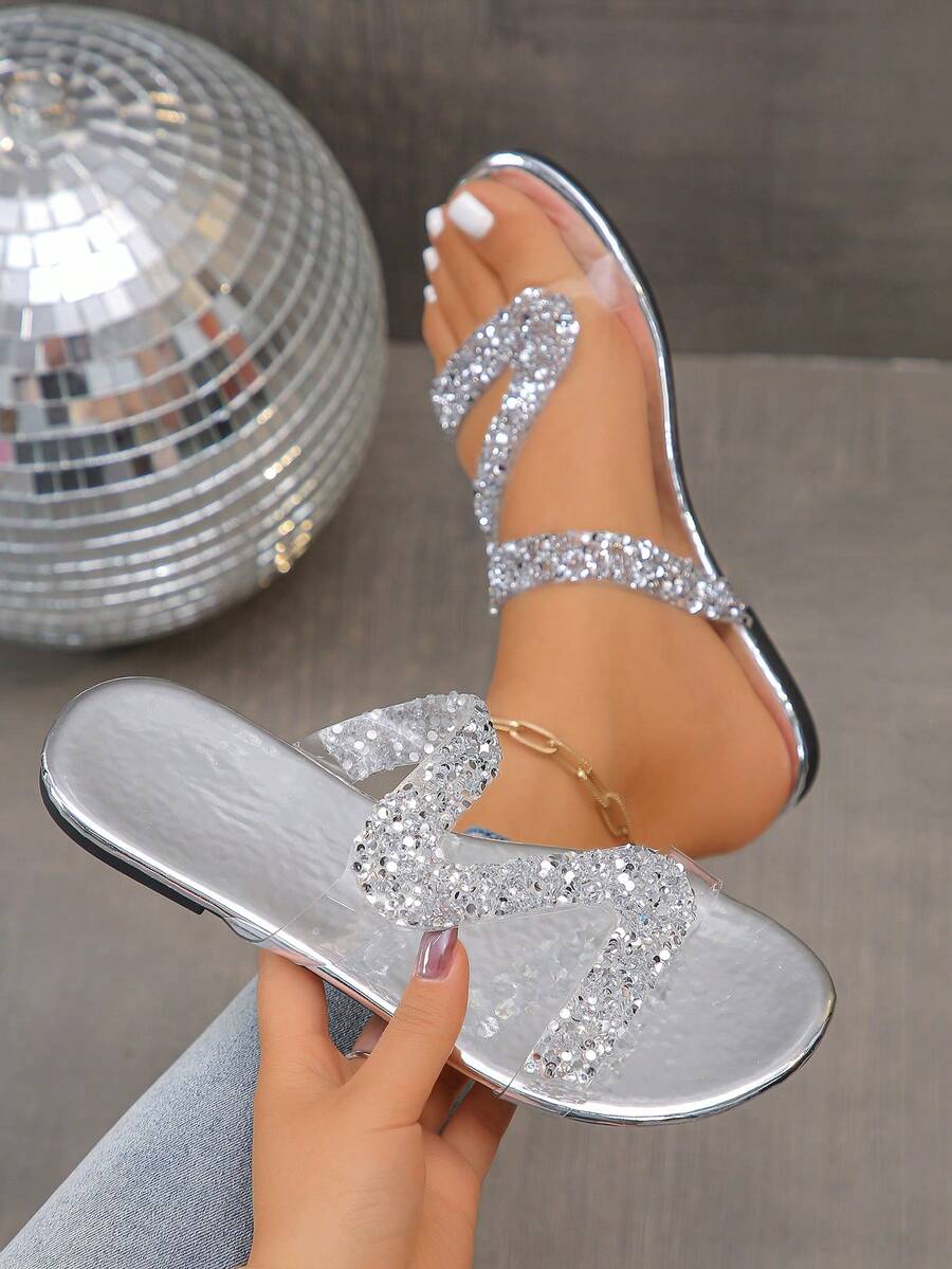 1 đôi sandal nữ thiết kế thời trang, quai trong suốt, đính pha lê, kiểu xỏ chân, phù hợp cho tiệc tùng, hẹn hò, đi chơi, đi học, đi biển, nghỉ lễ, và các hoạt động ngoài trời hàng ngày.