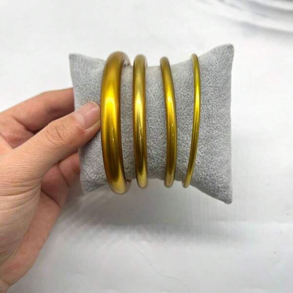 4pcs/Set Silicone Jelly Bracelets With Metallic Accents, Mixed Size Combination Silicone Bracelets Jewelry Sets