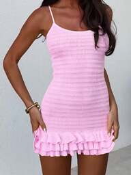 Rosa klänning med volanger och axelband, sexig festoutfit, lämplig för alla hjärtans dag, dejter, fester och sammankomster.