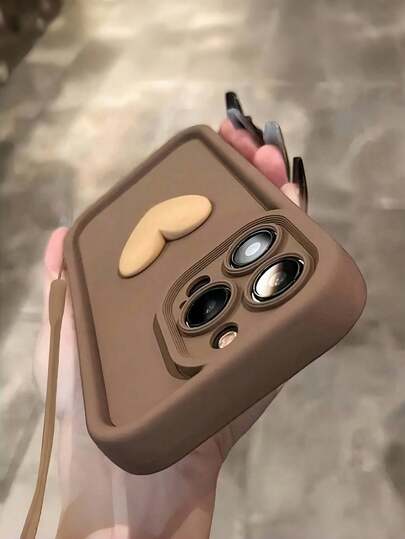 1个时尚黑色心形手机壳，兼容 12/13 Pro Max、荣耀X7、三星Galaxy A56 5G、Infinix Smart 8、Infinix Hot 40i、Spark 20、Spark 20C、Spark Go 2024、红米Note 14 5G、摩托罗拉Moto E22/E22i、OPPO A54等机型，全包式保护壳，简约设计，带腕带，适合日常使用和户外携带，防水、防震、防刮。