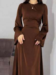 女式圆领喇叭袖长袖系腰咖啡色缎面长袍连衣裙，优雅休闲风格，端庄 - 查看 5