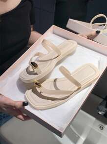 XIXITIAO Sandalias de dedo con suela blanda para mujer XIXITIAO, chanclas de playa, antideslizantes, de unicolor versátil, estilo minimalista francés de punta cuadrada plana, livianas y cómodas, zapatillas de casa adecuadas para playa/exterior/fiesta