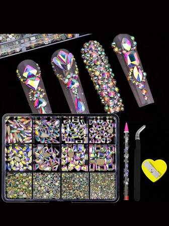 12-rutigt 3D-nagelkonst-strassmyckeset med dekoration, inkluderar AB-färgade flera former av plattbottnade glaskristaller i diamantform, hjärtformade kristaller, lämplig för nagel- och manikyrdekoration, med strass-penna, pincett, pennvässare, nagelkonsttillbehör