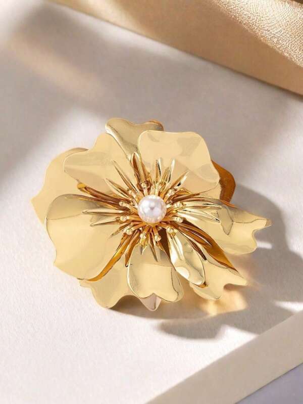 1pc Elegant Fashion Sexy Metal Flower Pearl Inlay Brooch, Suitable For Party And Daily Wear