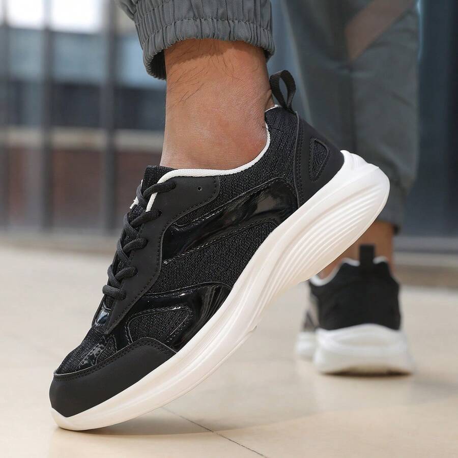 2pcs Women's Multifunctional Traction Shoes, Running Shoes, Anti-Slip, Easy To Clean, Round Toe, Low-Top, Casual, Flat, Comfortable Sneakers, All Seasons - Black and White - View 1