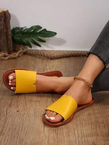 Women's Casual Flat Slippers, Round Toe Open Toe Non-Slip Sandals, Outdoor Beach - Yellow - View 3