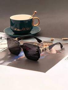 1pc Square Large Frame Fashionable Eyeglasses, High-End European And American Streetwear Style, Versatile For Women - Black Frame Black Lenses - View 4