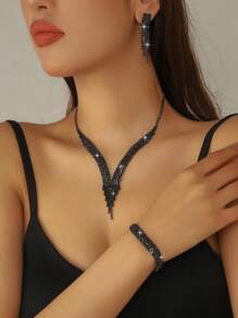 4-Piece Women's Elegant Jewelry Set, Featuring A V-Shaped Design With Sparkling White Rhinestone Necklace And Earrings, Suitable For Wearing Jewelry Gifts At Banquets, Parties, And Weddings