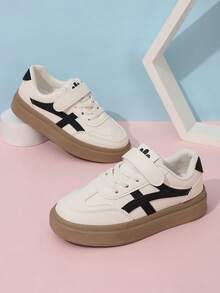 1 双适合大童的高品质时尚运动鞋，2025 新款校园运动鞋，软底软面运动鞋，男童休闲鞋，透气女童帆布鞋，幼儿园学生运动鞋，儿童多功能钩环帆布运动鞋 - 黑色 - 查看 4