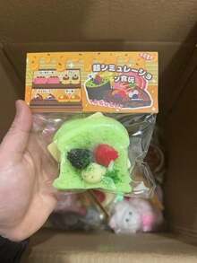 1 件水果吐司柔软玩具，柔软硅胶减压创意手工礼物，开学礼物