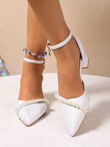 Outono/Inverno 2025 Mulheres Salto Alto Branco, Moda Decoração de Pérola Salto Grosso Elegante Bico Fechado Saltos Altos, Estilo Fada Sandálias de Dedo Apontado com Tira no Tornozelo Vazada para Vestido, Cheongsam, Dança, Elegante